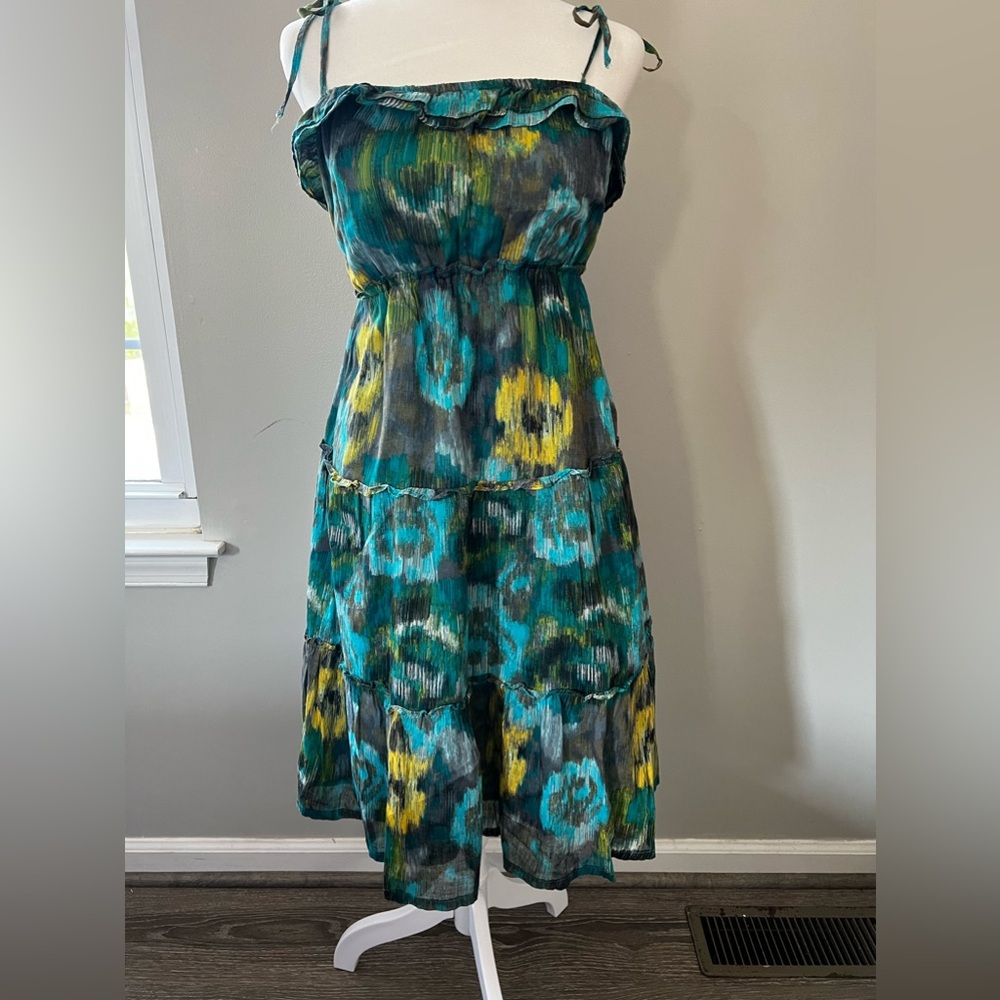 OLD NAVY Dress with Ruffles and shoulders straps Size M